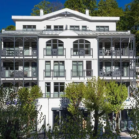 Louisa Bellevue Apartment